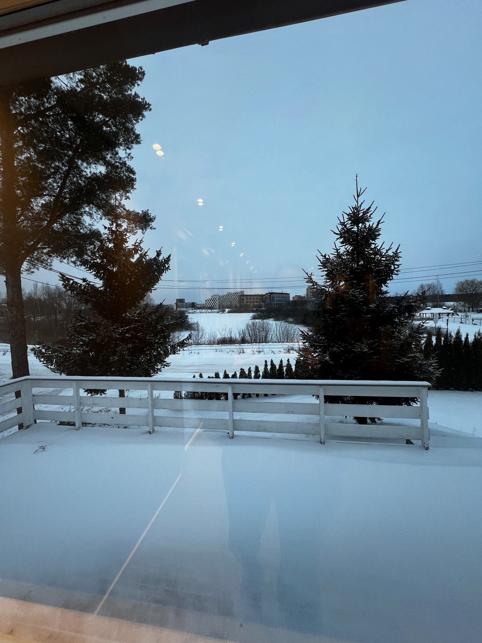 Vinter på terrassen, trær vil nok bli fjernet Galleribilde