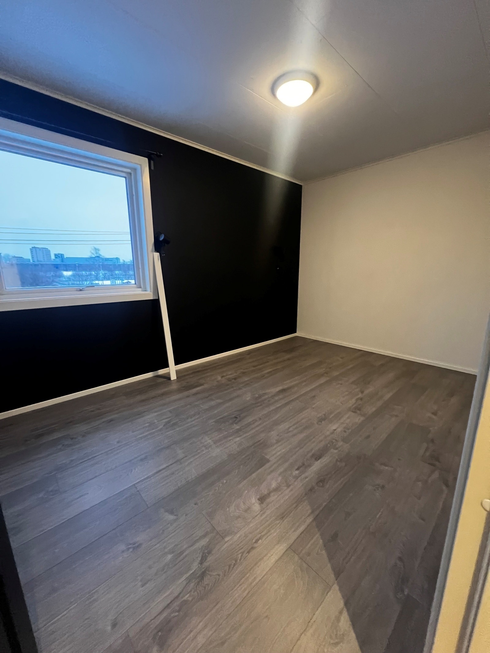 Soverom 2, Hovedsoverom Galleribilde