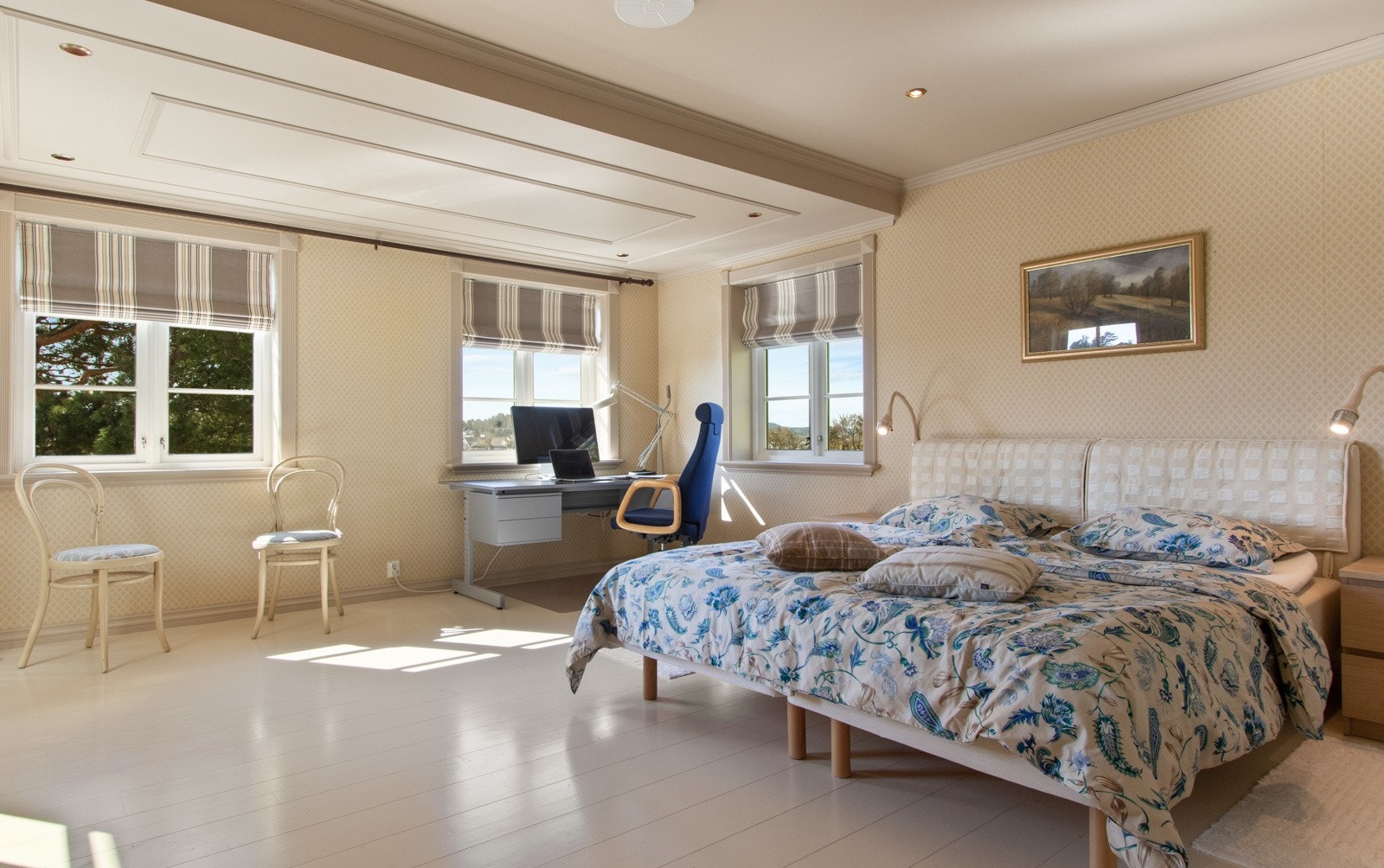 Dette soverommet har utgang til balkongen. Galleribilde