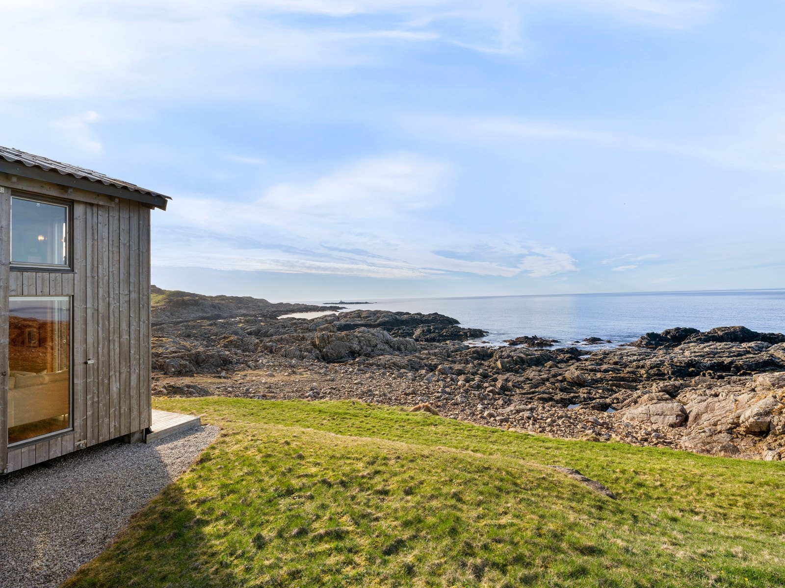 Rundt hytten er det god plass til lek. Galleribilde
