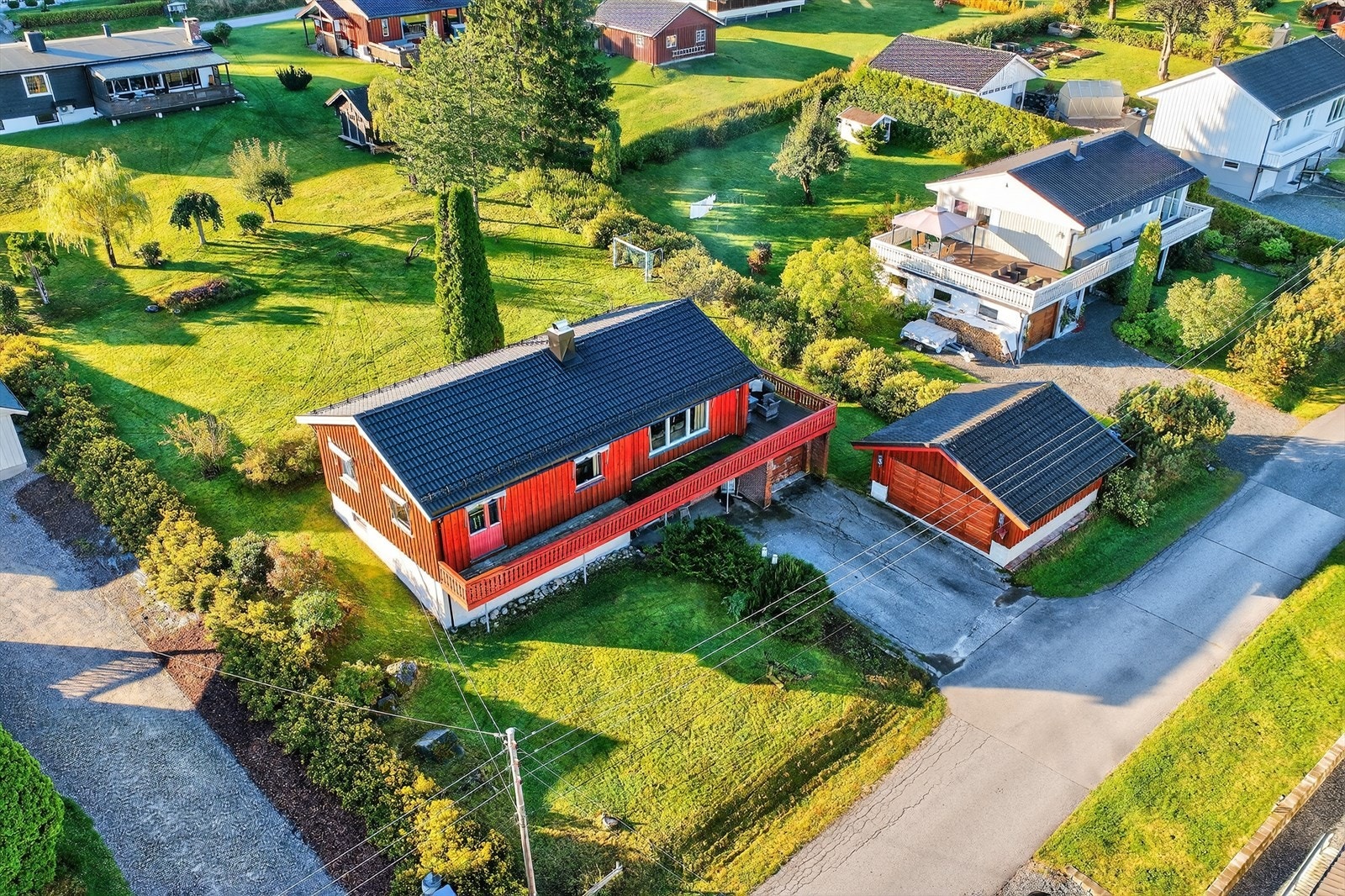 EiendomsMegler 1 v/ Patrick Gulmælæ presenterer Leirbakkevegen 14! Galleribilde