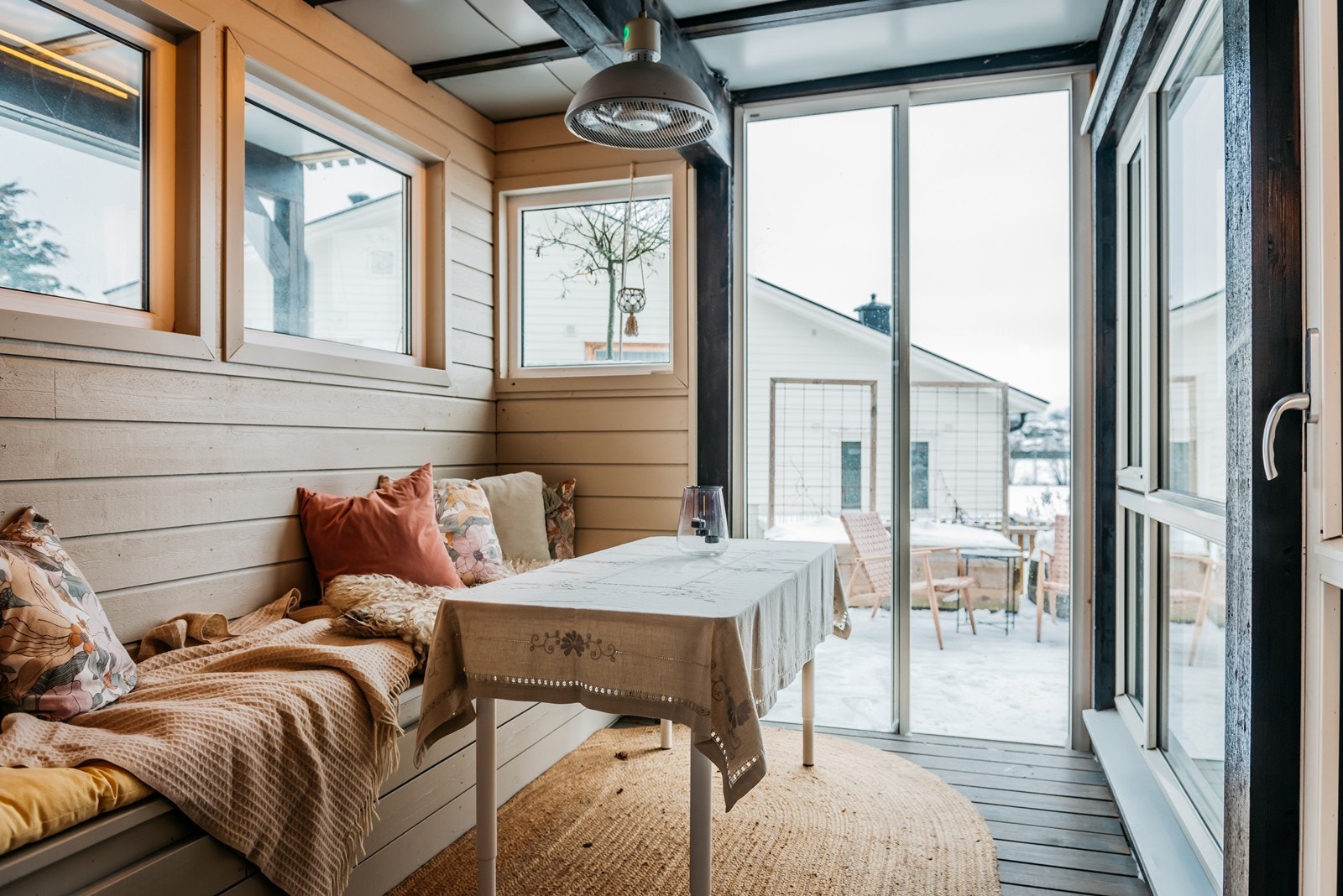 En flott liten ekstra krok under verandaen som gir deg skikkelig kos Galleribilde