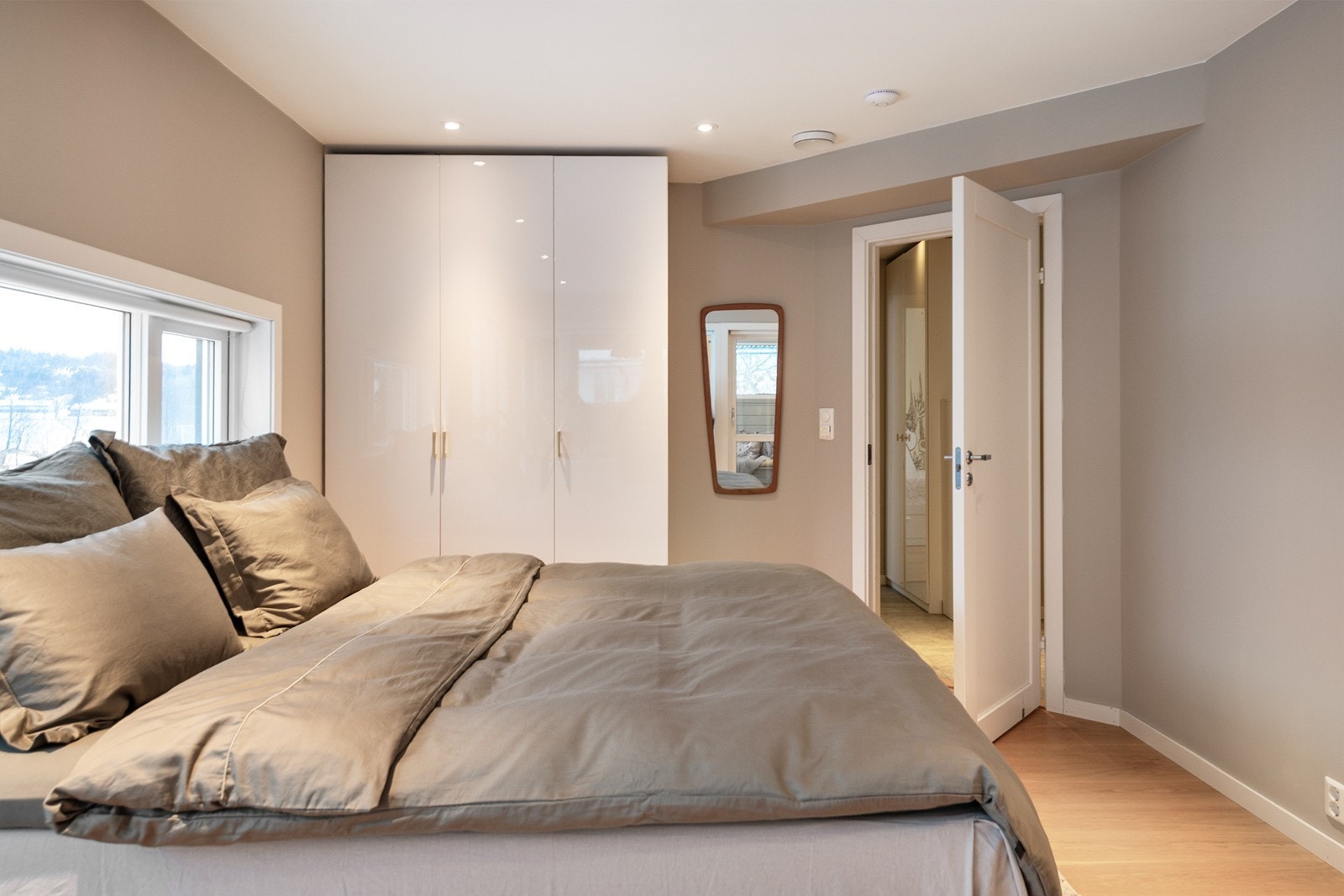 Tilbake inne på soverommet Galleribilde