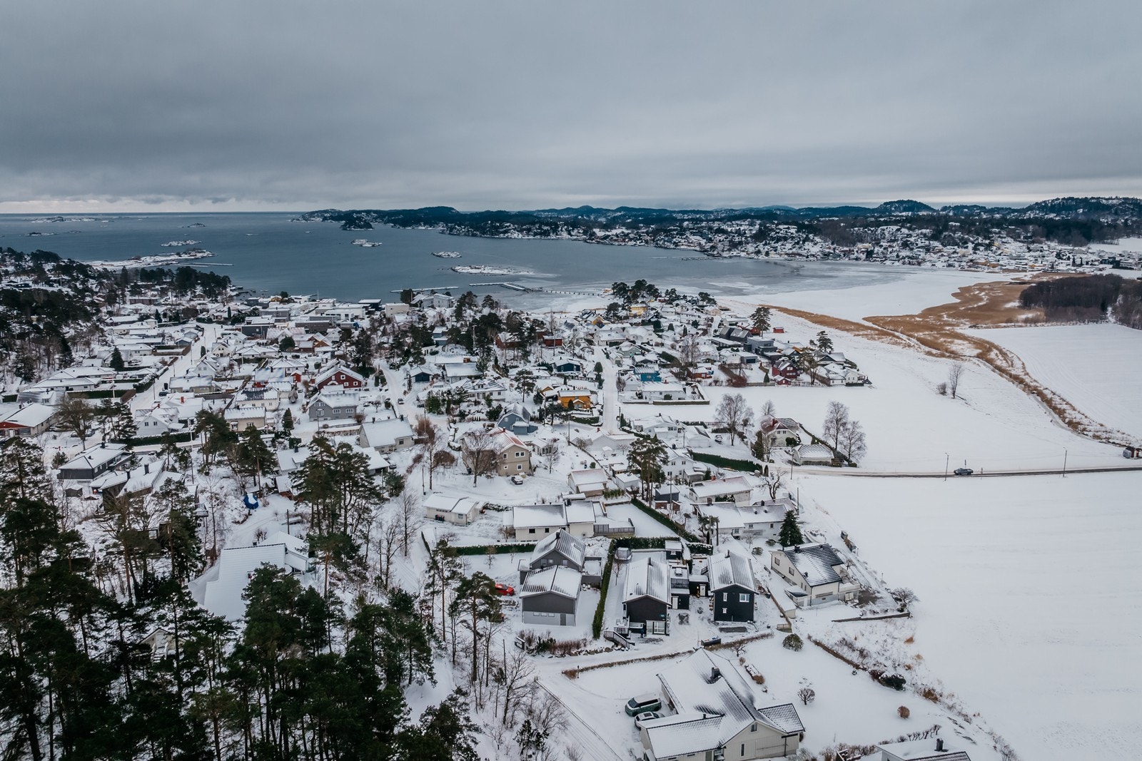 Kort vei til både sjø og egen båtplass Galleribilde