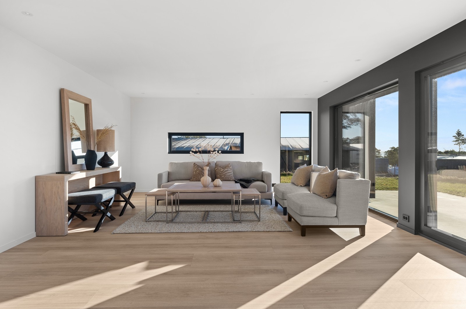 Stue/kjøkkendel er romslig Galleribilde