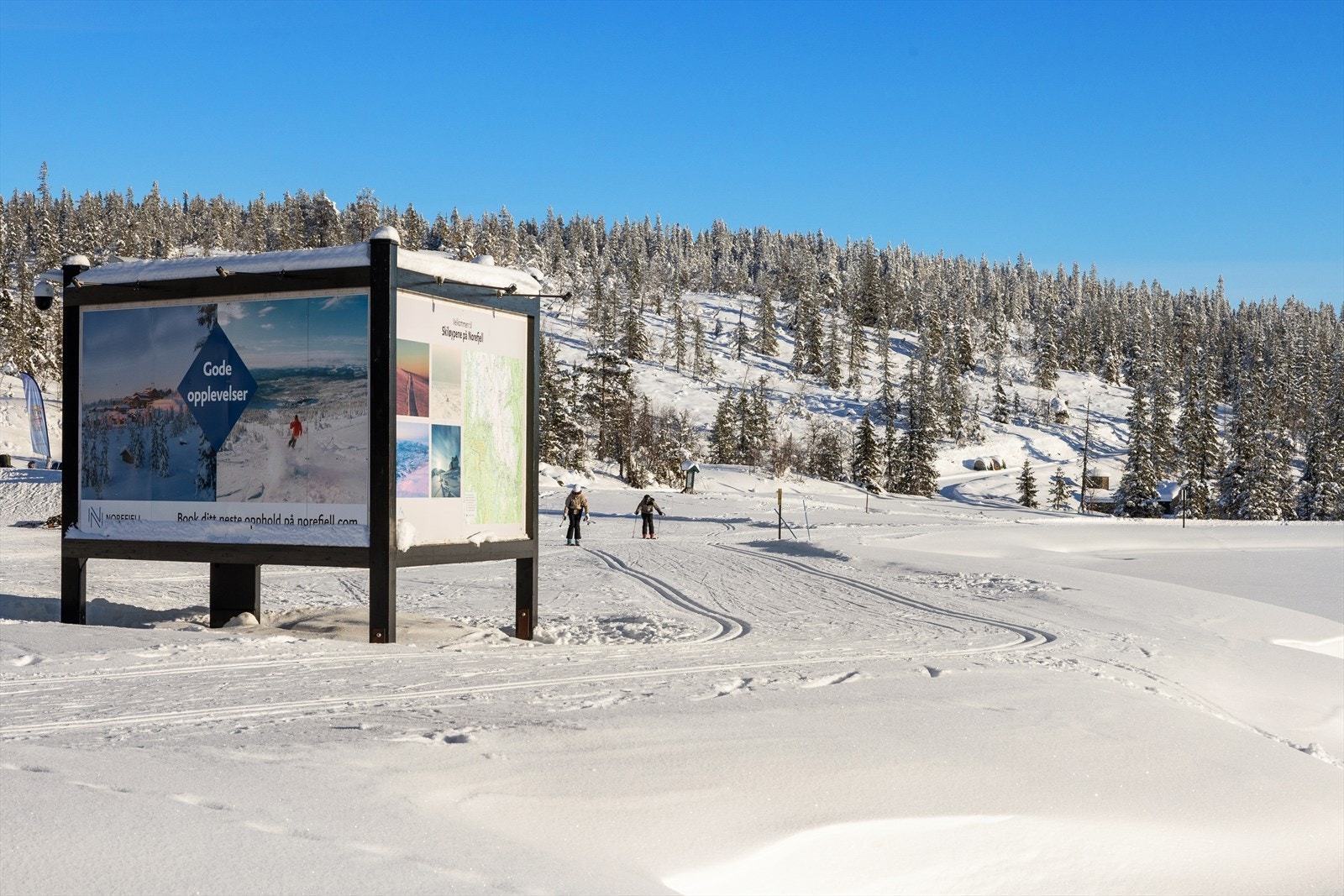 Herfra har du tilgang til et rikt turterreng, sommer som vinter, med Høgevarde som et naturlig turmål. Galleribilde