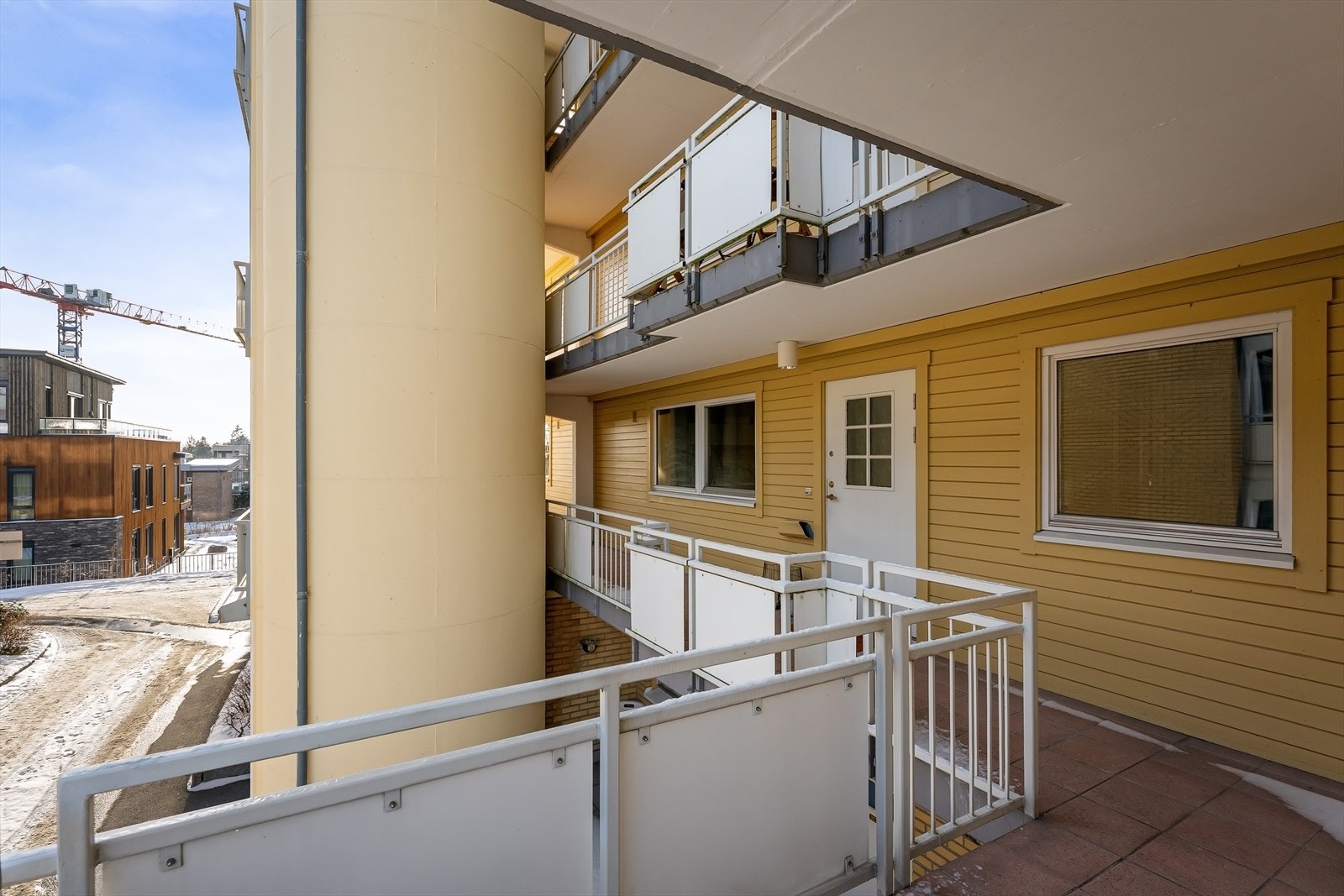 Heis til leilighetsplan med egen inngang. Galleribilde