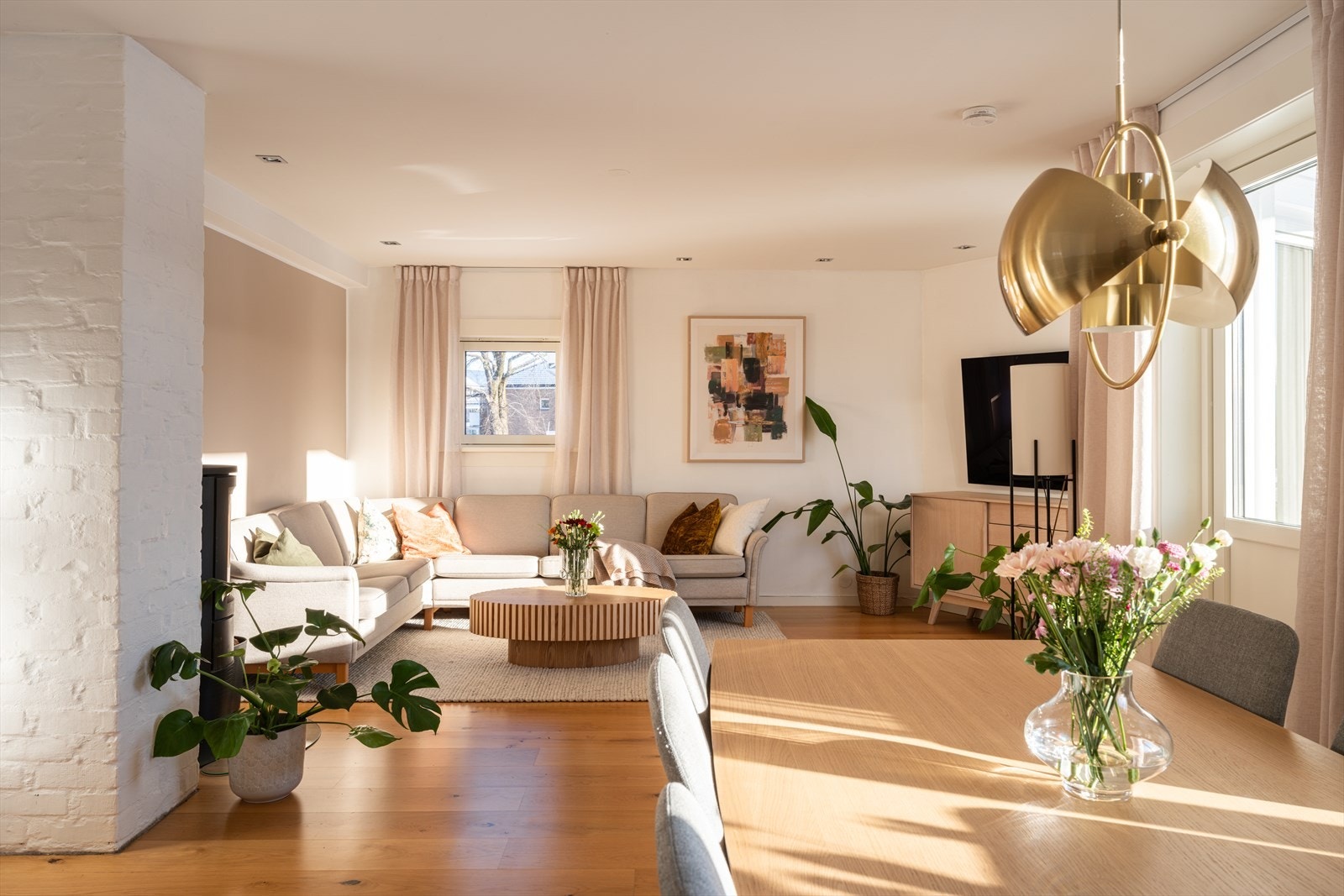 Emir Resulbegovic v. Emera Eiendomsmegling ønsker velkommen til St. Jørgens vei 59! Galleribilde