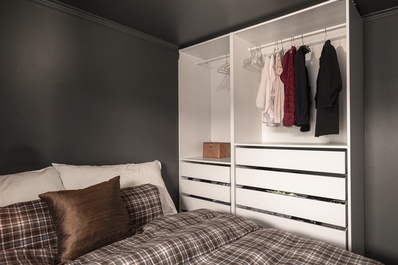 Soverom #1. God garderobeplass. Galleribilde
