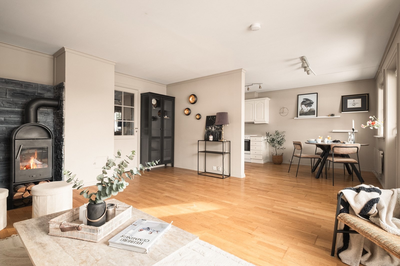 Innbydende og flott leilighet med gode løsninger. Galleribilde