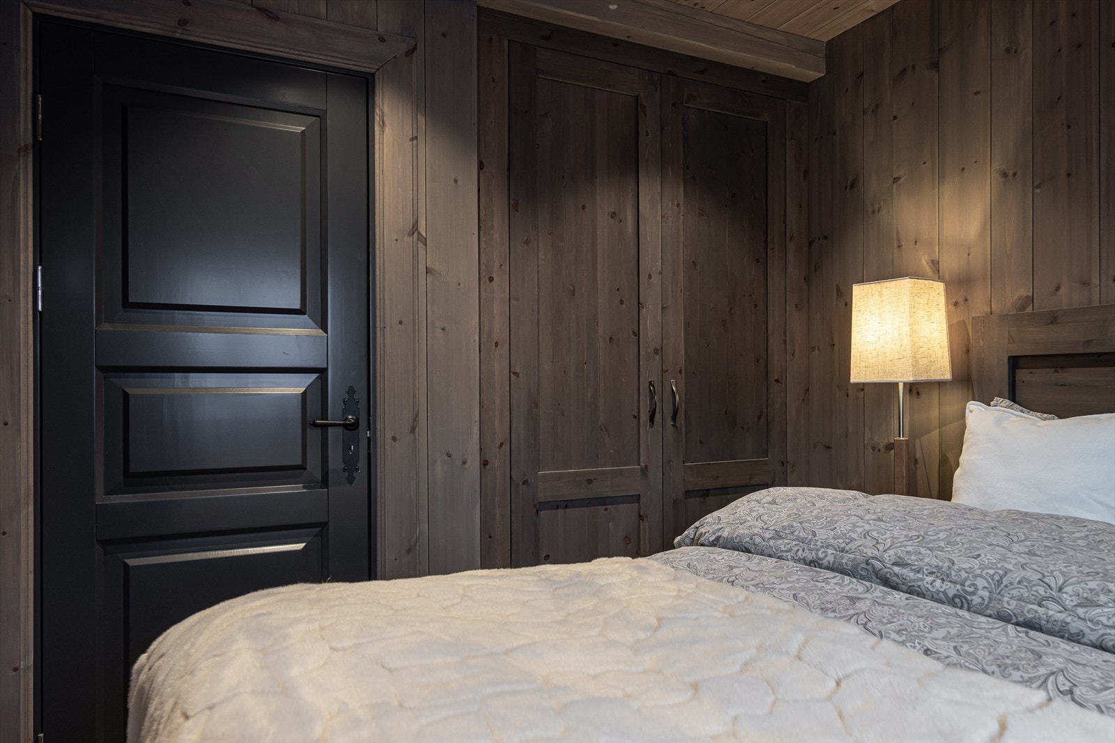 Soverom to Galleribilde