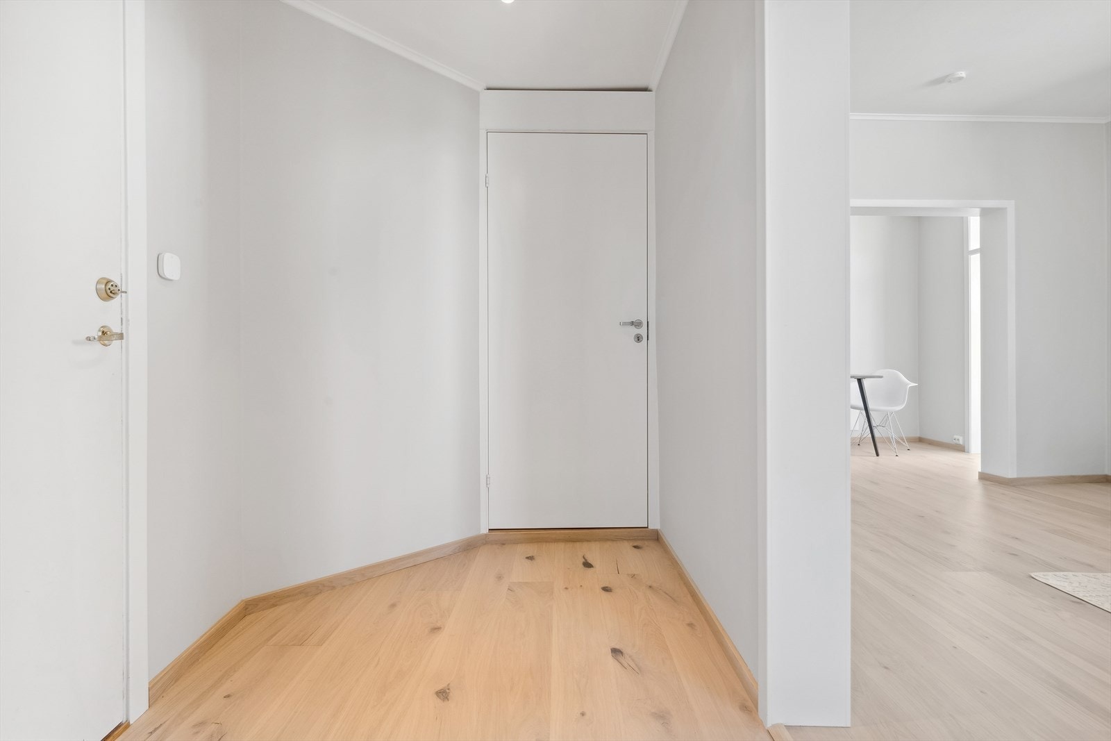 Inngangsparti og vaskerom er utvidet inn i fellesareal (ikke omsøkt) Galleribilde