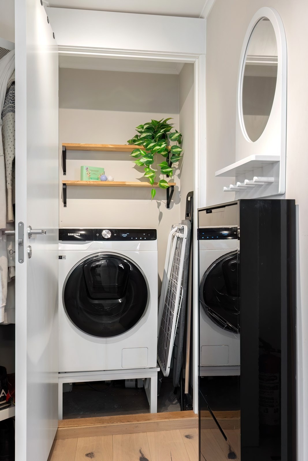 Inngangsparti og vaskerom er utvidet inn i fellesareal (ikke omsøkt) Galleribilde