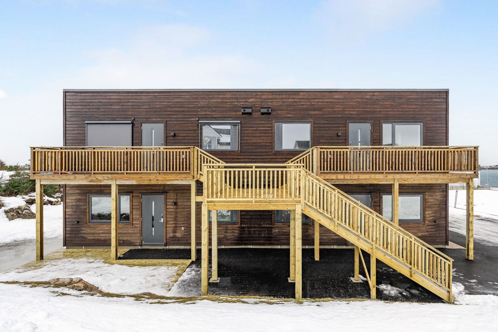 Leiligheten ligger i et bygg med 4 leiligheter Galleribilde