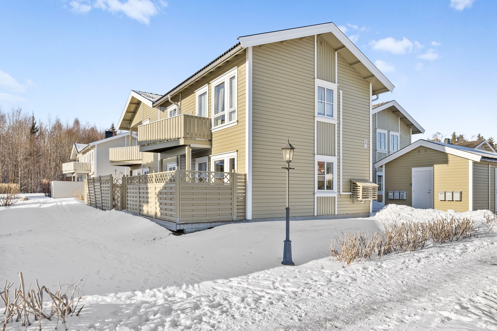 Området byr på gode rekreasjonsmuligheter året rundt, enten du foretrekker turer i skog og mark, en løpetur langs sjøen eller late sommerdager på stranden Galleribilde