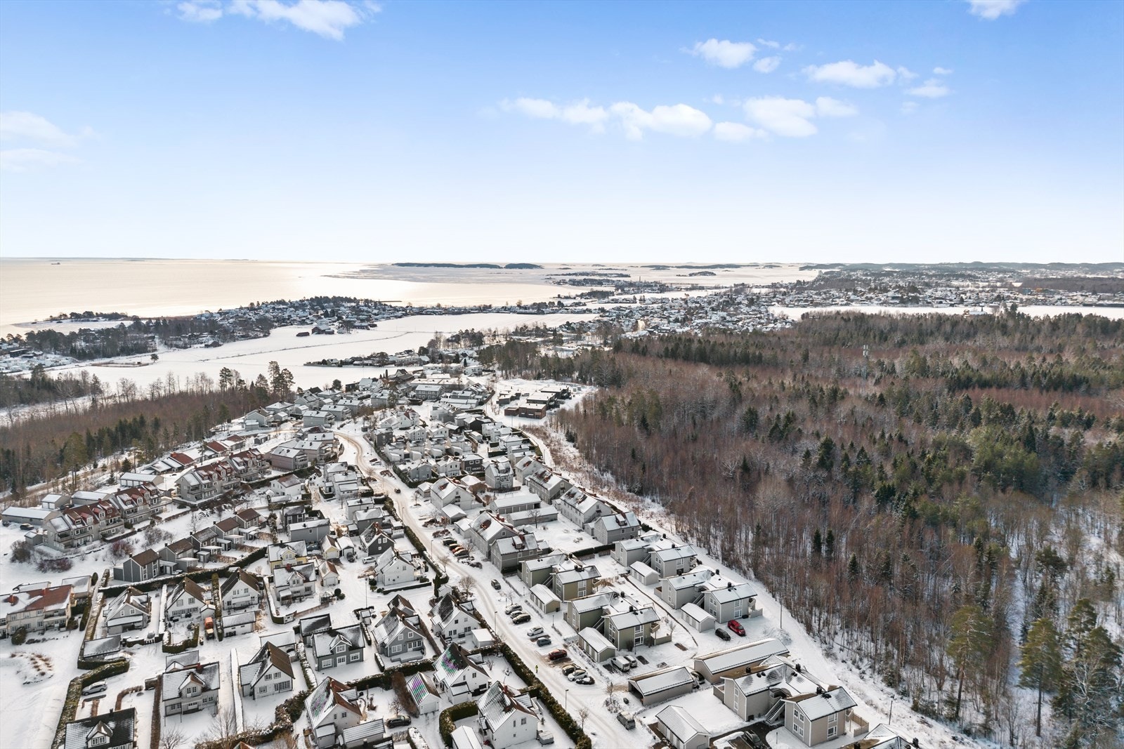 Det er enkel adkomst til både Tønsberg sentrum og E18 for pendlere Galleribilde