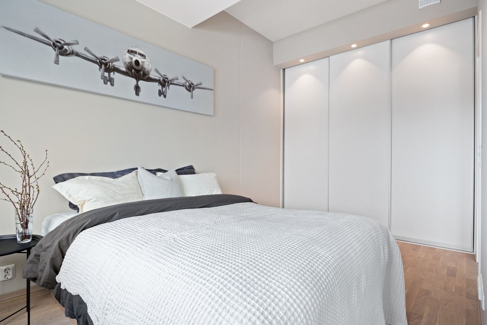 Skyvedørsgarderobe på soverommet Galleribilde