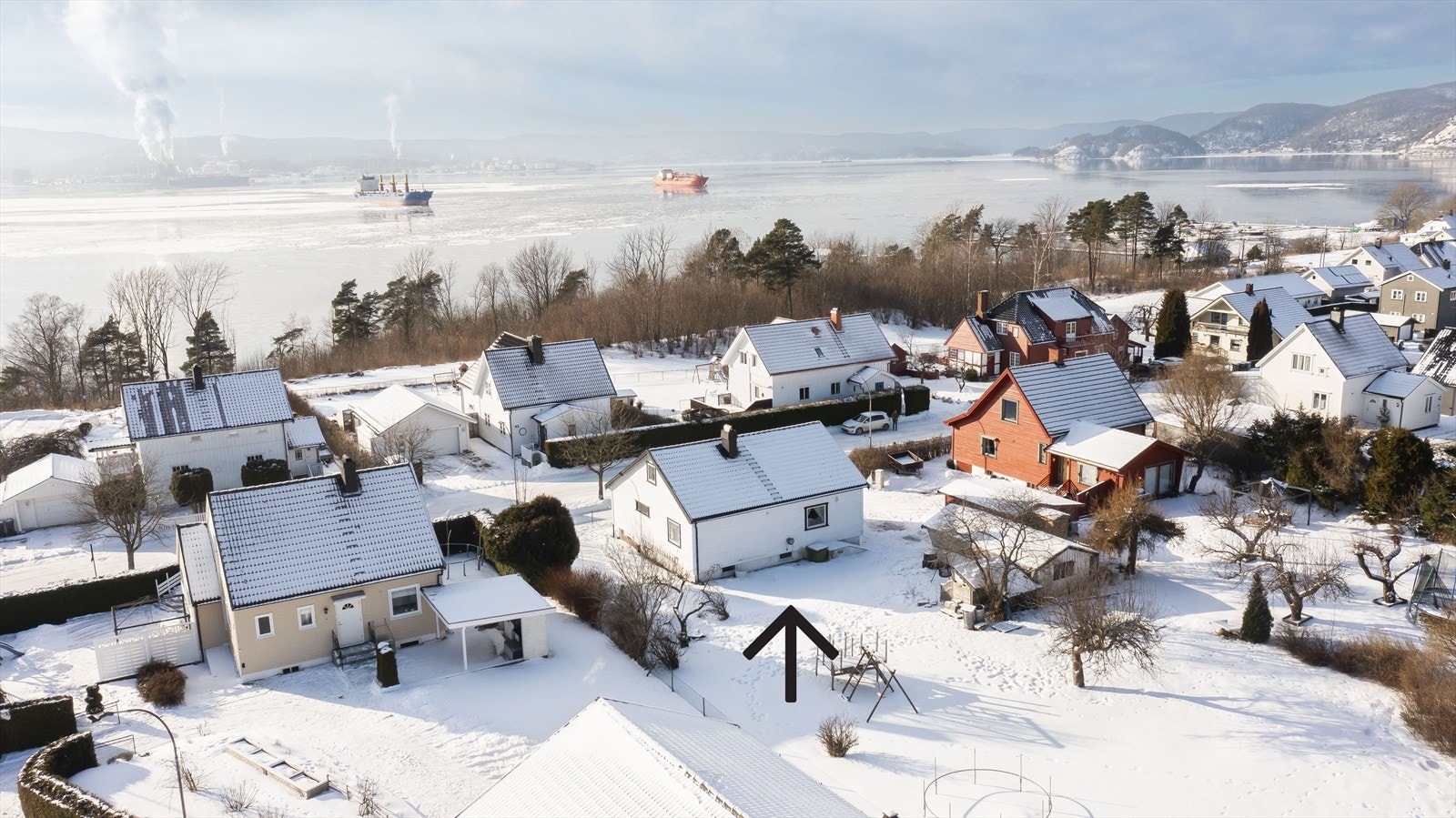 Kort avstand til sjøen, med delvis havutsikt Galleribilde