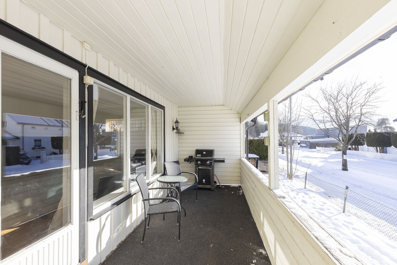 Vestvendt veranda med overbygg Galleribilde