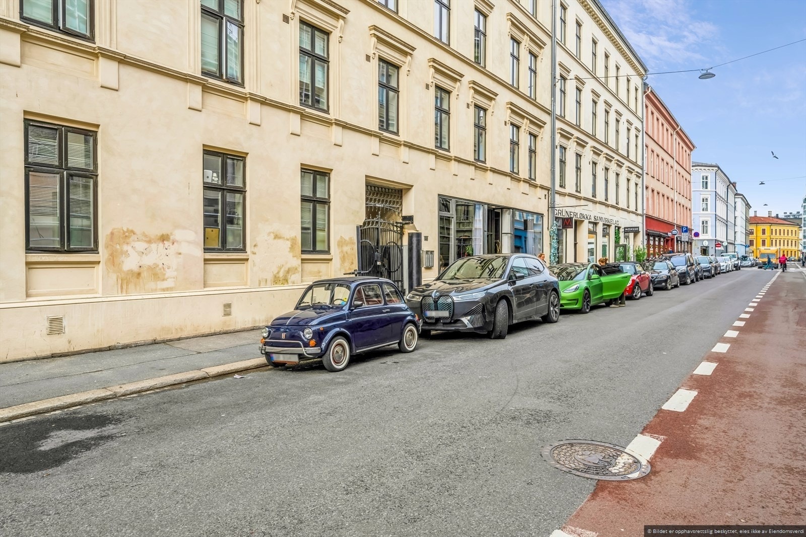 Fasaden på sommerhalvåret. Galleribilde