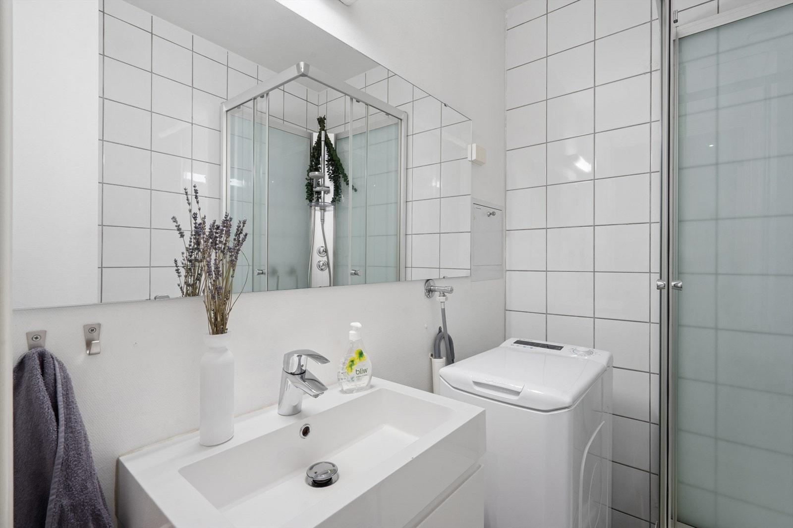 Innredningen er lys og moderne. Galleribilde