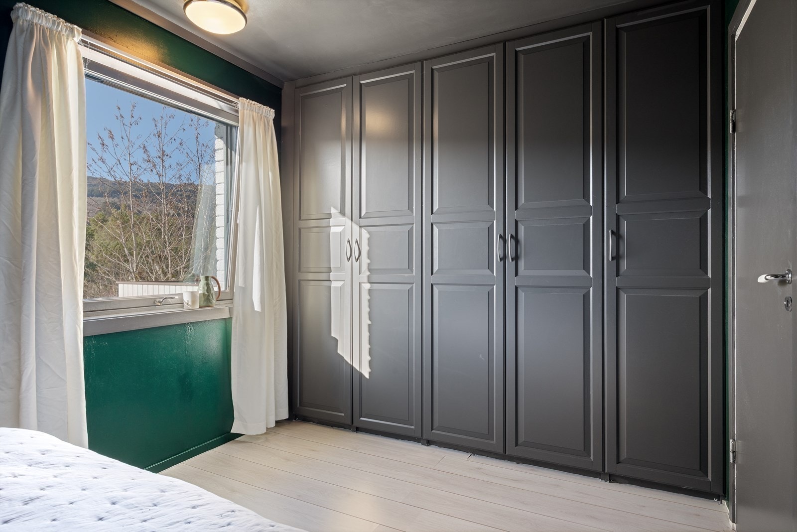 Godt med garderobeskap Galleribilde