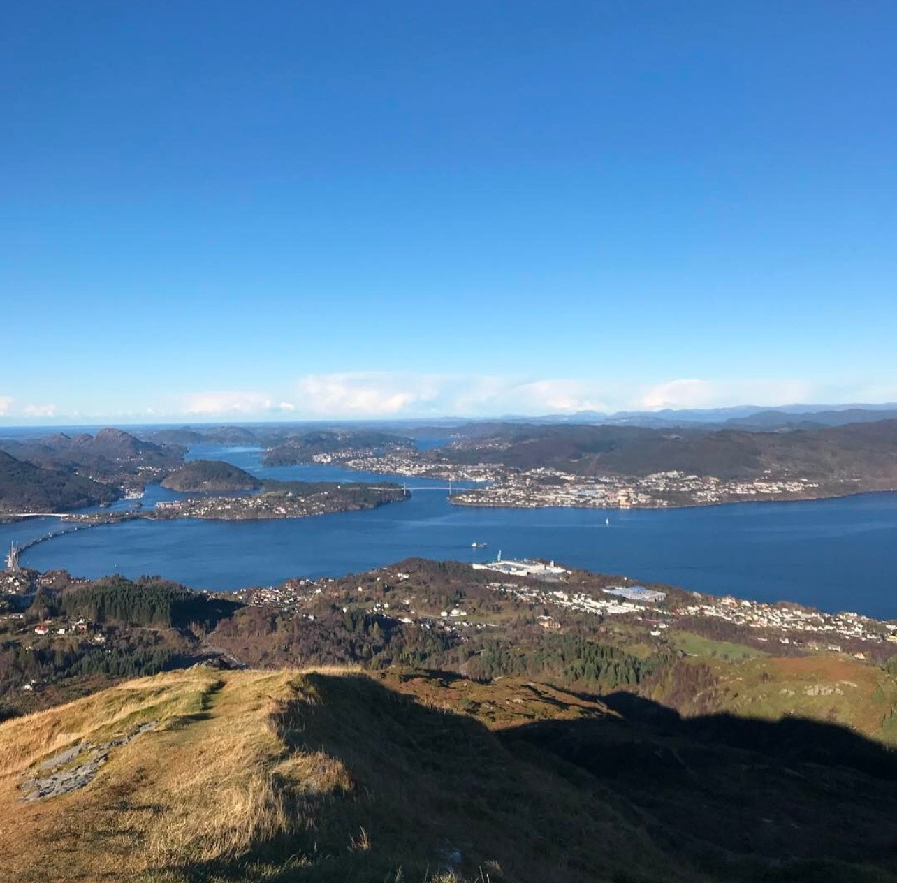 Veten (Åsane`s høyeste fjell) ligger i nærområdet - Fine turmuligheter året rundt! Galleribilde