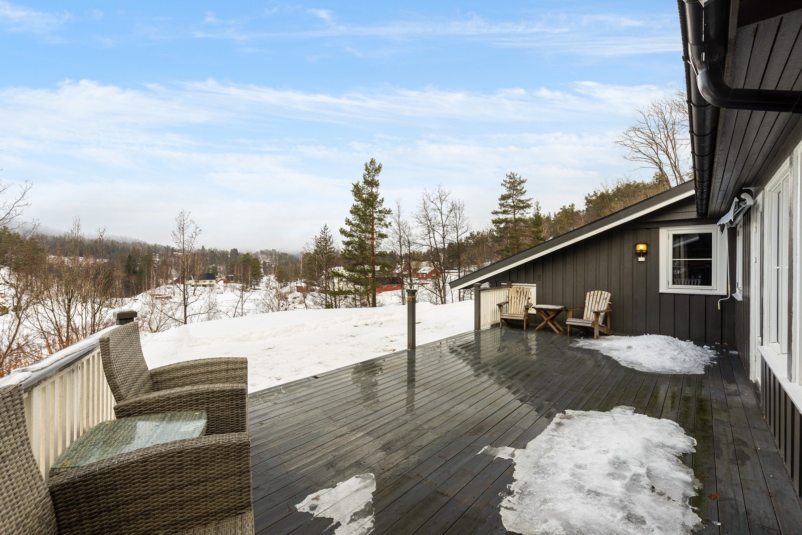 Her kan du sitte helt usjenert og nyte utsikt og sol. Galleribilde