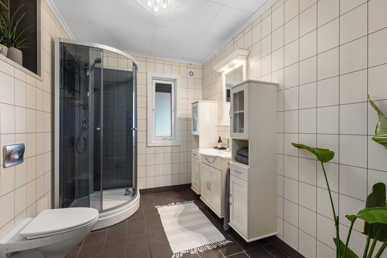 Bad i hoveddel 1 etasje. Galleribilde