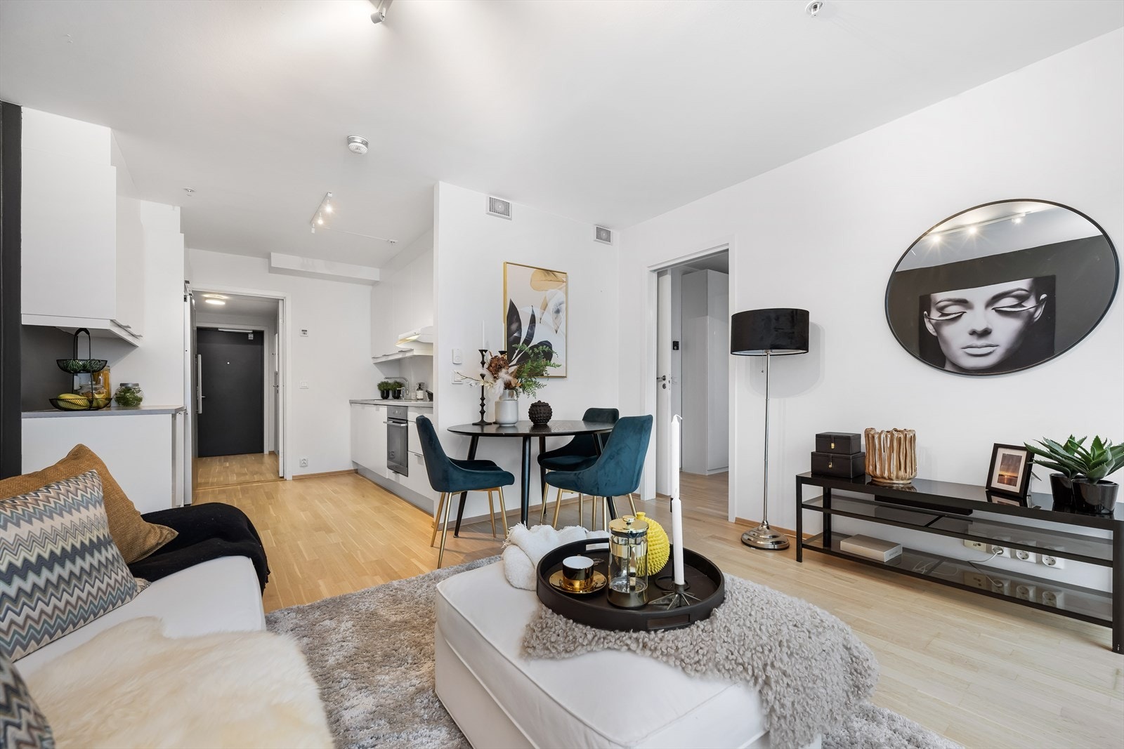 Leiligheten ble oppført i 2015 og holder gjennomgående god standard på både innredning og utstyr Galleribilde