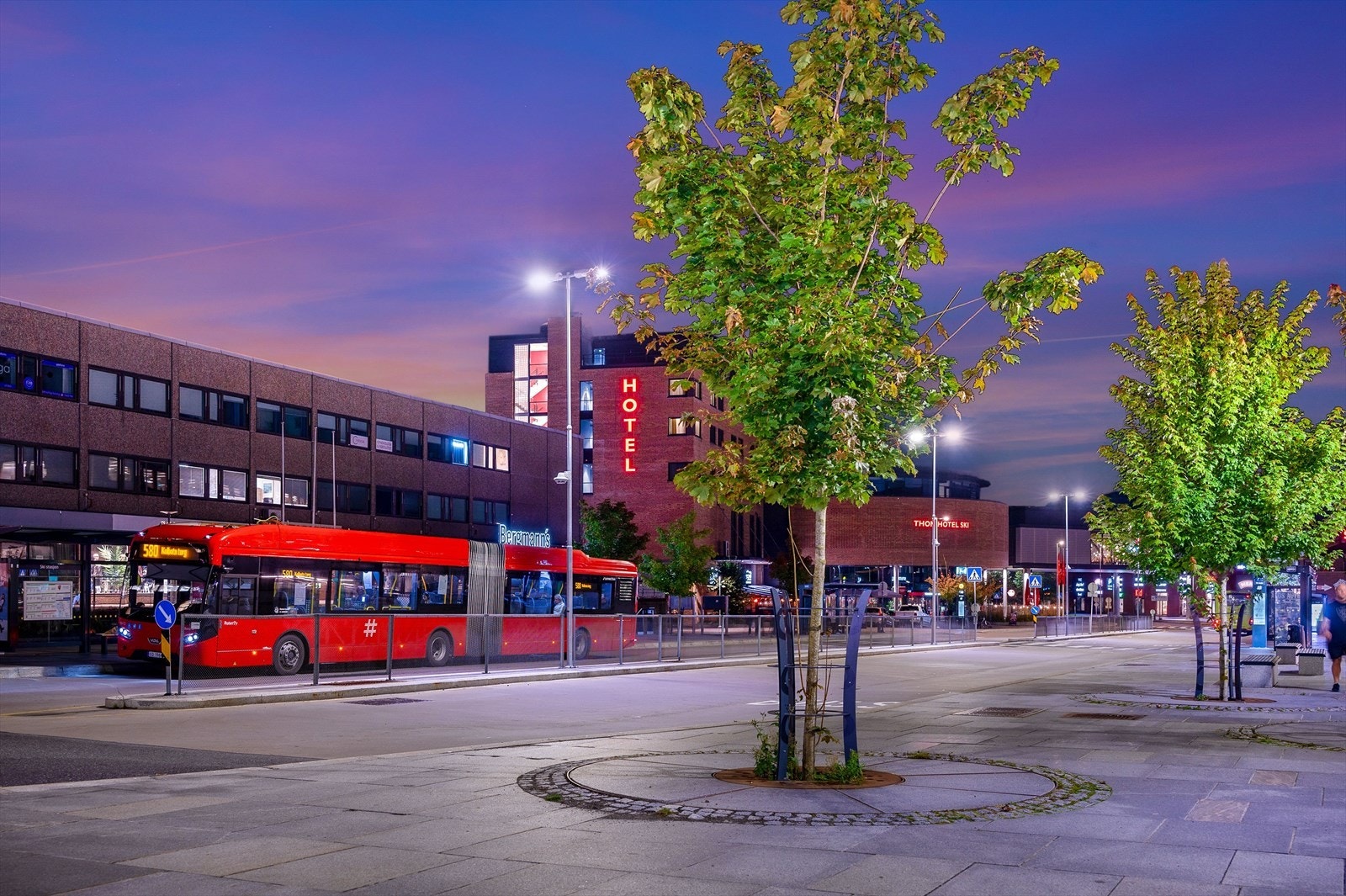 Kveldsstemning fra Ski sentrum Galleribilde