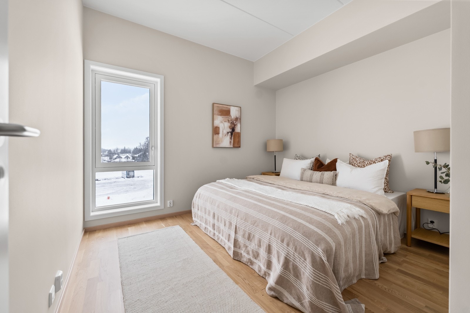 Leiligheten har to soverom som holder samme gode standard som resten av leiligheten. Galleribilde