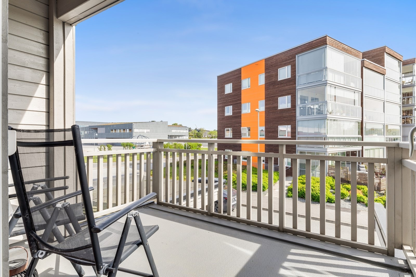 Fra stuen og kjøkken er det herlig balkong på ca. 7 m². Galleribilde