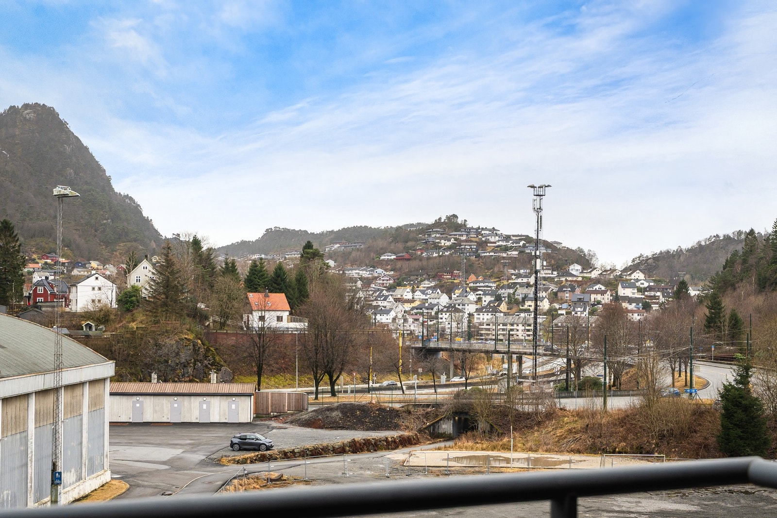 Fra balkongen har man flott utsikt. Galleribilde