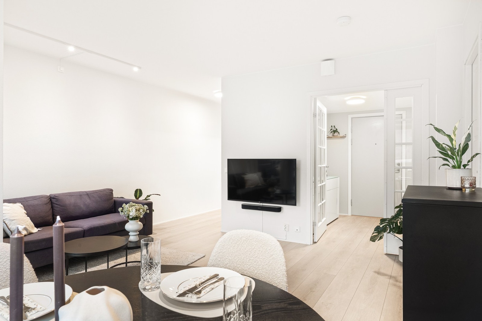 Leiligheten har balansert ventilasjon med varmegjenvinning for et sunt og godt inneklima. Galleribilde