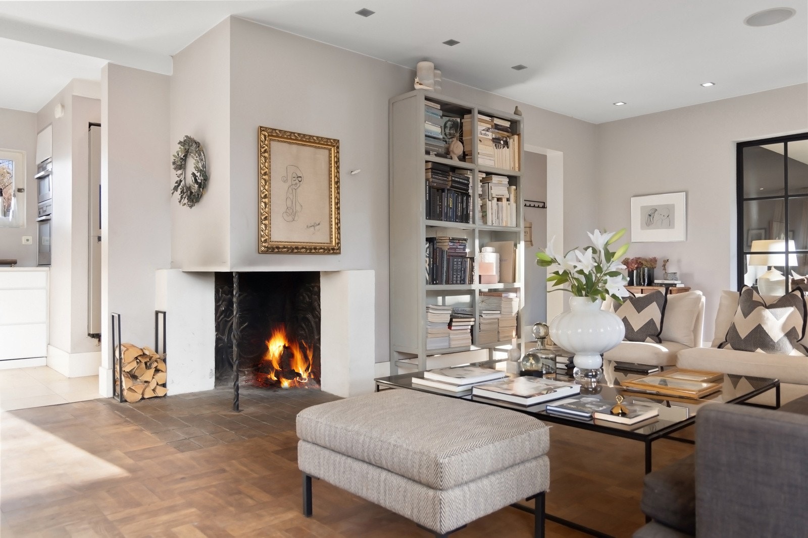 Flott gruepeis full av sjel og varme, er stuens midtpunkt. Galleribilde