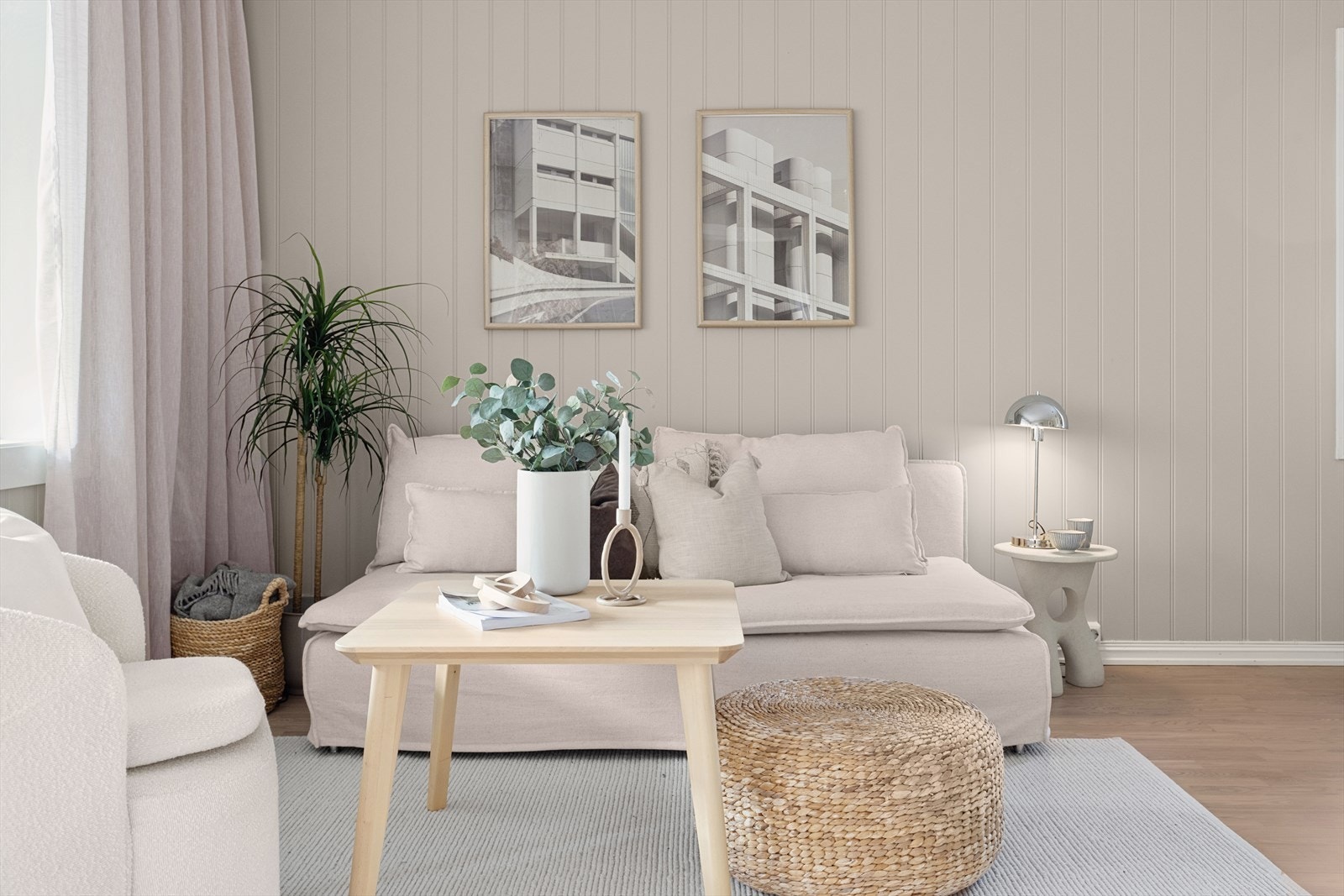 Det ble satt inn ny heis i blokka i 2017. Denne tar deg til en felles takterrasse, samt bod i kjeller (ca 4 m²) og på loft (ca 1,3 m²). Felles sykkelbod i kjeller. Galleribilde