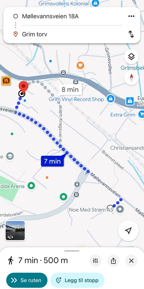 Fra Grim Torv går både 15- og 19-bussen. Sistnevnte bruker 14 minutter til UiA Galleribilde