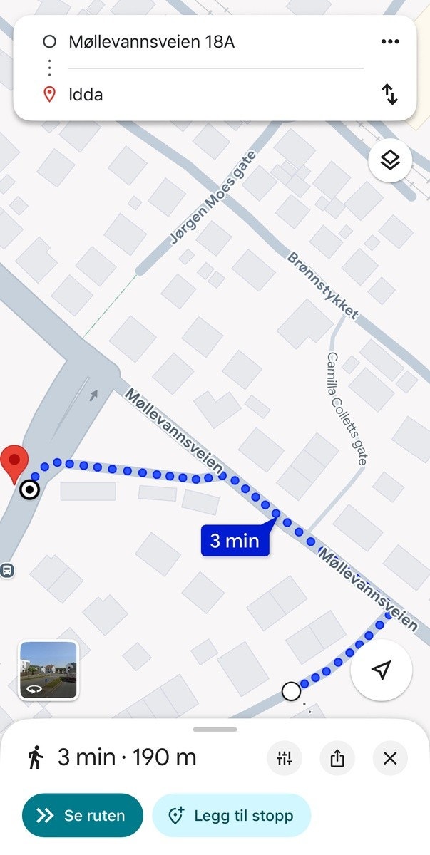 Nærmeste busstopp er Idda. Herfra går 15-bussen hvert 15. minutt størsteparten av døgnet. Galleribilde
