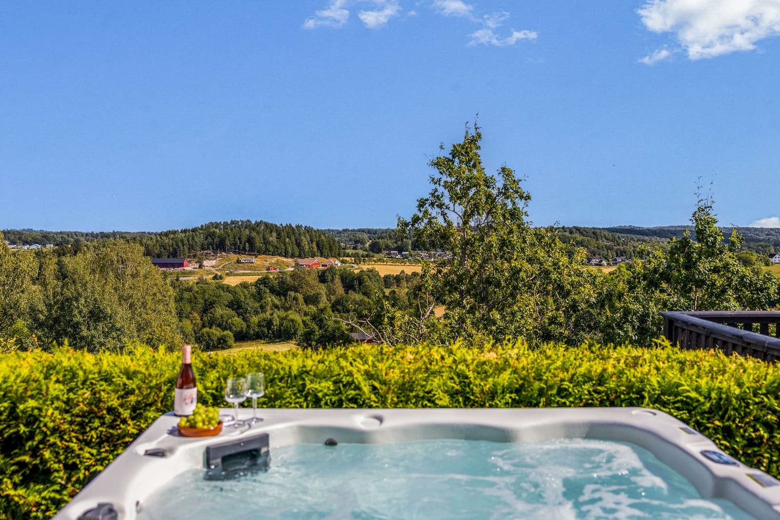 Nydelig utsikt fra jacuzzi Galleribilde