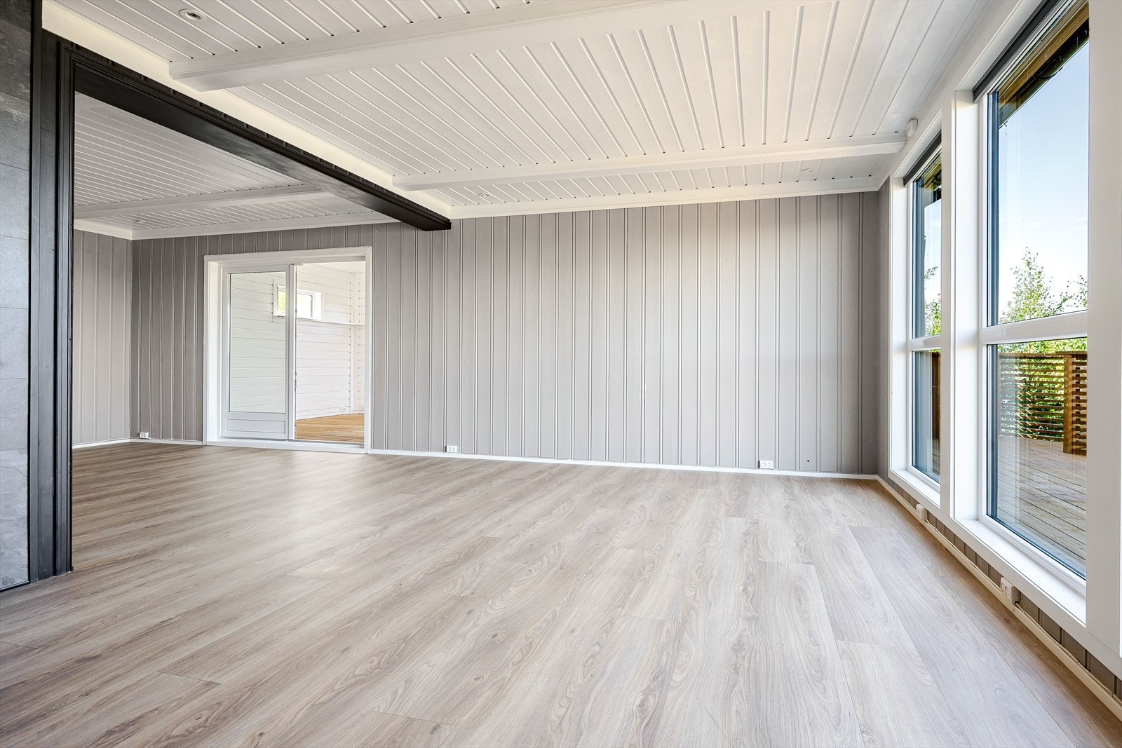 Fra stuen er det utgang til terrassen. Galleribilde