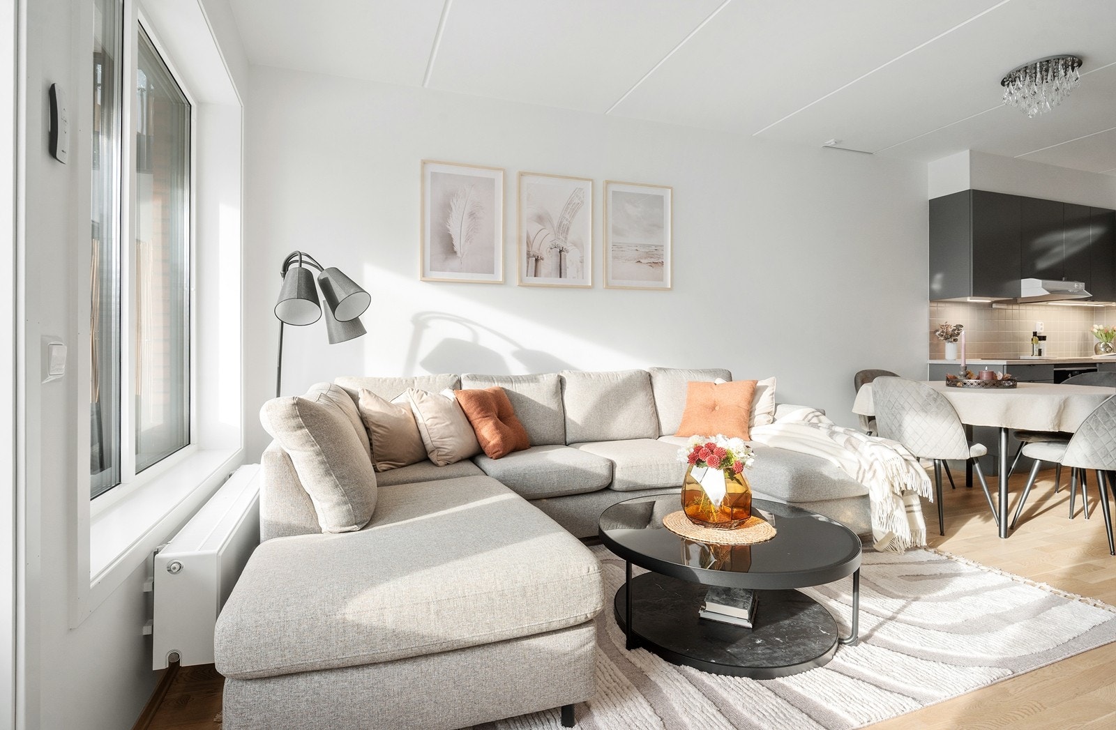 Selger opplyser om et årlig strømforbruk på ca 840 kwh/2 800,- pr år. Galleribilde