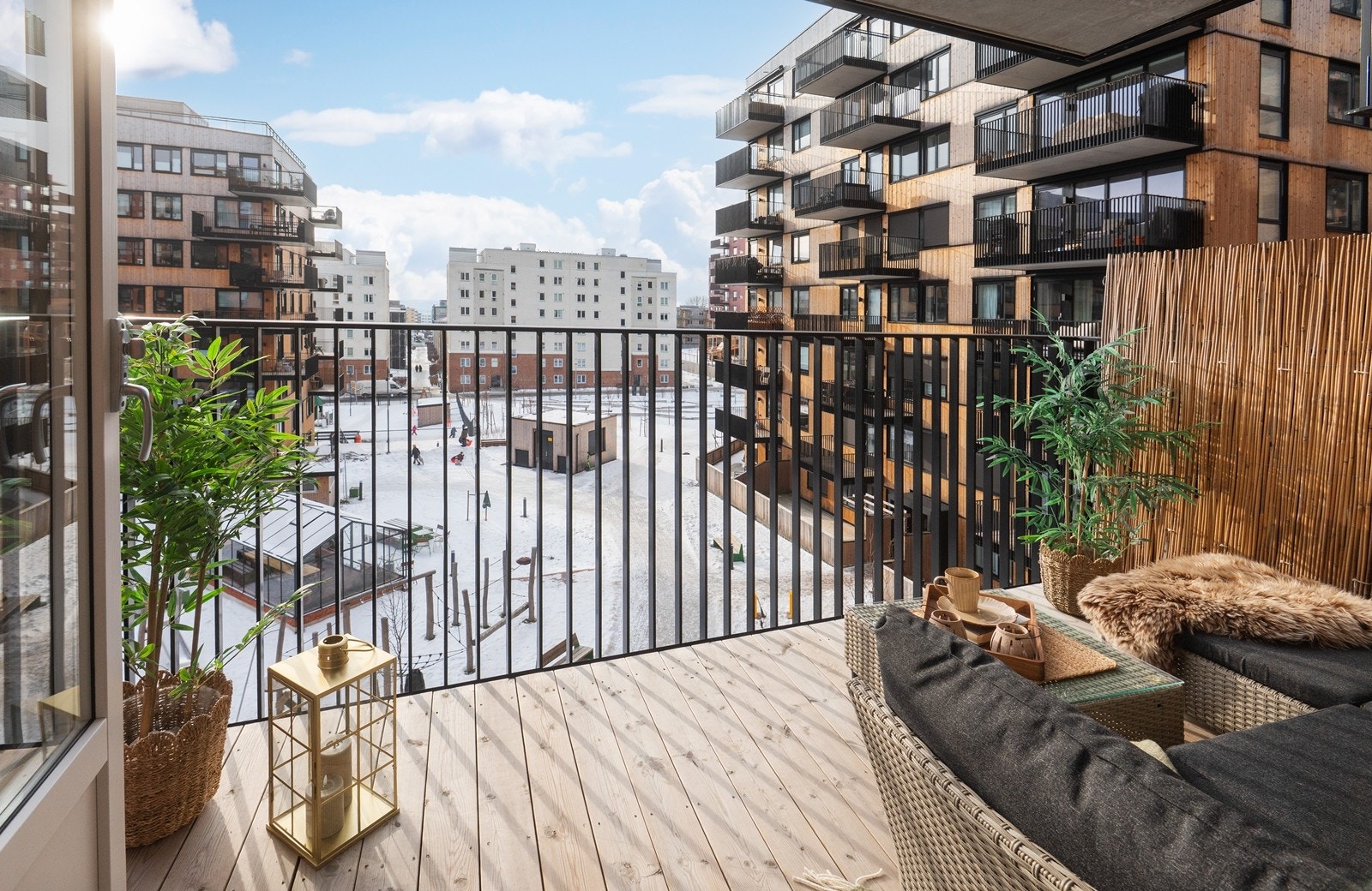 Silje Gregussen v/ Krogsveen Løren ønsker velkommen til Børsteveien 27! Fotograf: Christian Jacobsen v/ Studio Oslo AS Galleribilde