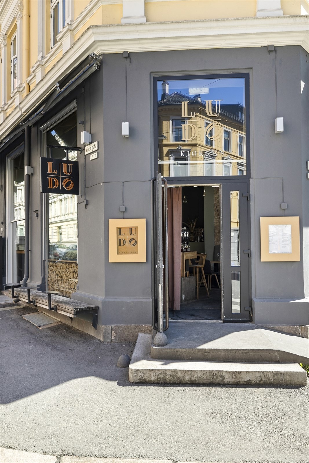 Populære spisesteder både i Bogstadveien og nærområdet. Galleribilde