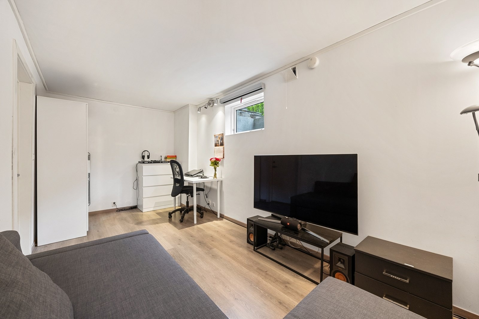 Det siste soverommet kan fint benyttes som en ekstra TV-stue. Galleribilde