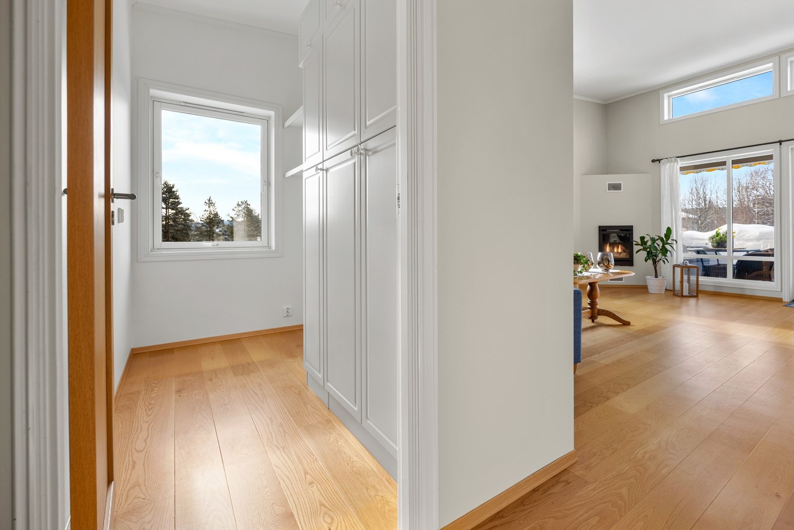 Fra gang mot bod og stue Galleribilde