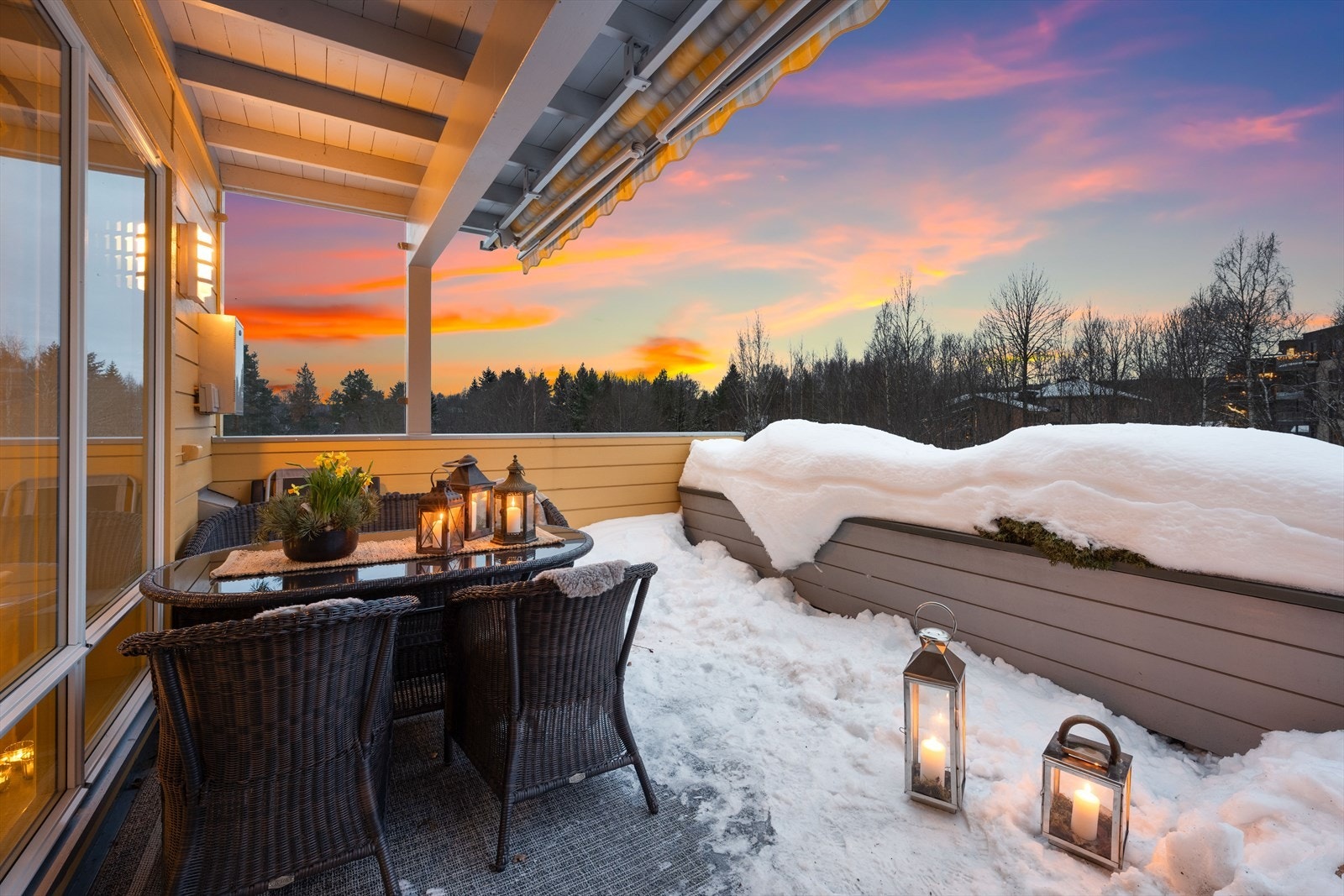 Terrassen vender mot syd og vest Galleribilde