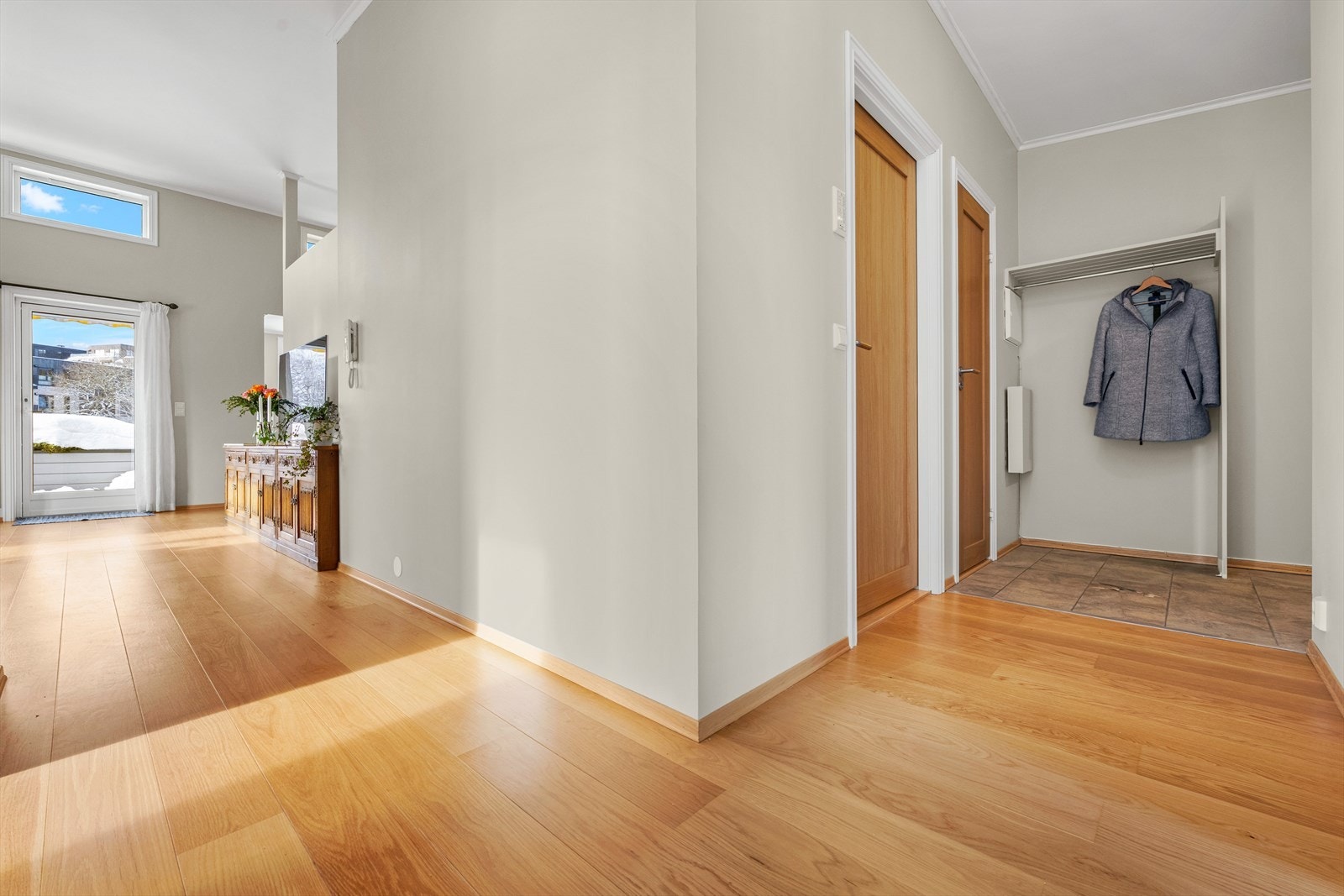 Fra gangareale mot entre/inngangsparti Galleribilde