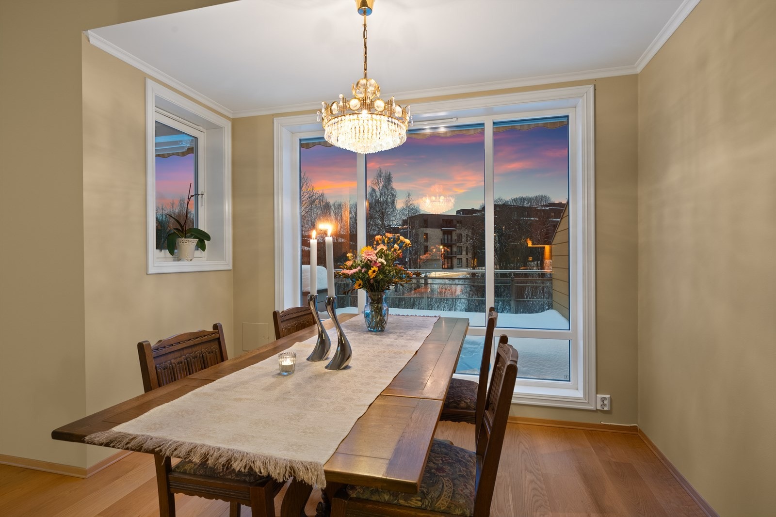 Stemningsbilde fra spisestuen Galleribilde