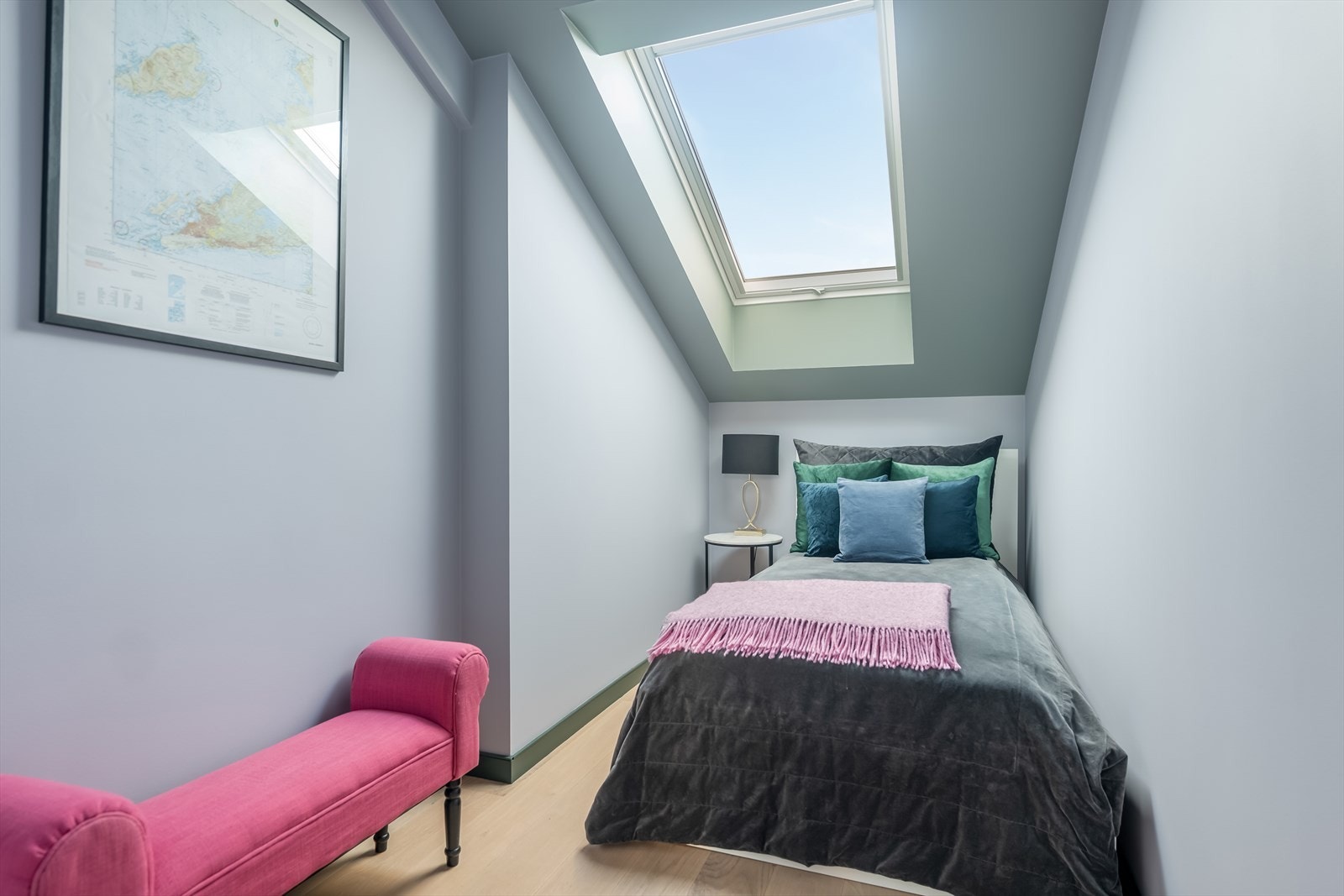 Det andre soverommet er også av god størrelse og egner seg godt som barnerom, kontor eller gjesterom. Galleribilde